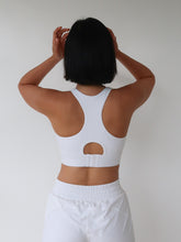 Load image into Gallery viewer, Tempo Clasp Bra - Blanc