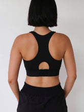 Load image into Gallery viewer, Tempo Clasp Bra - Onyx