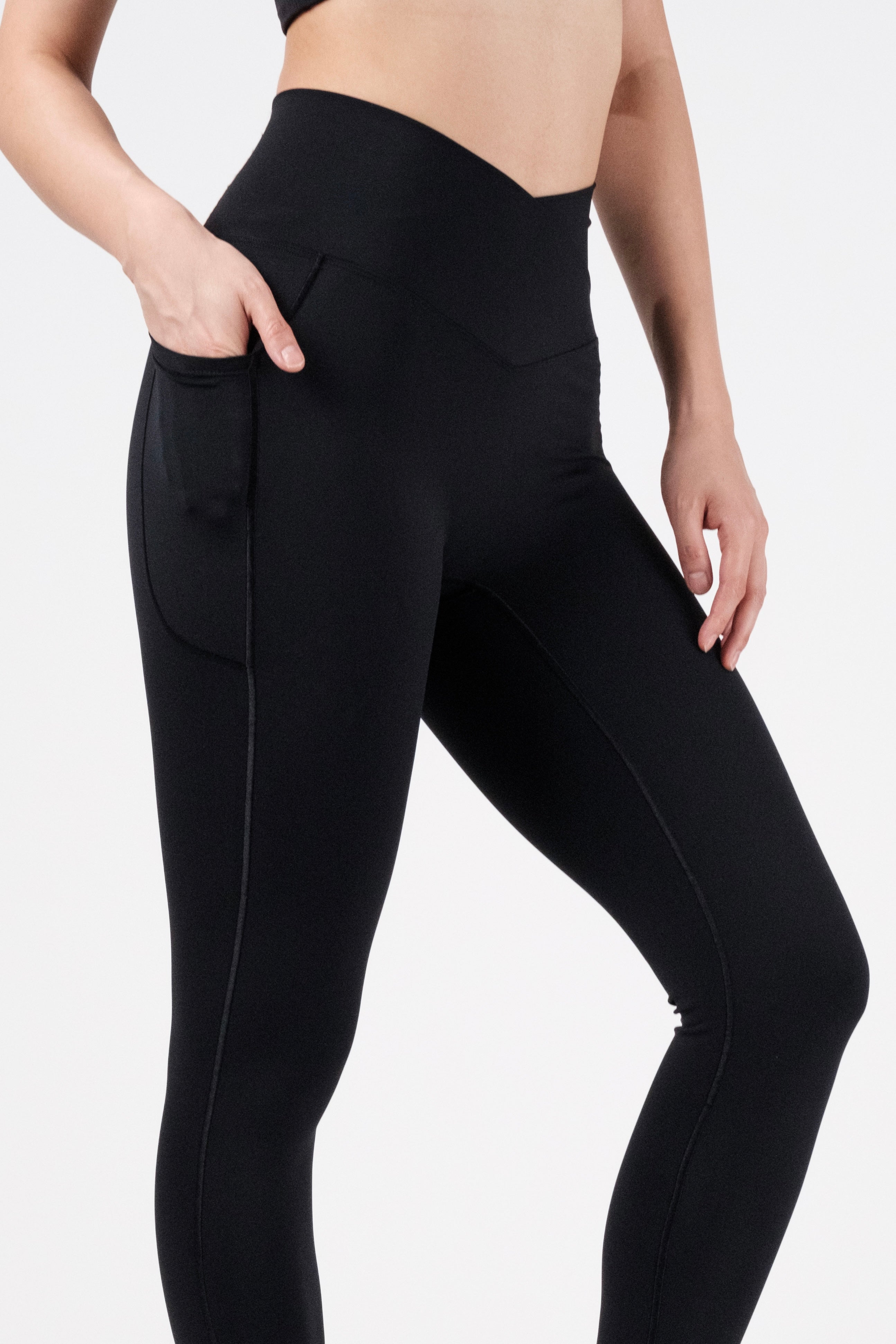 Crossover Pocket Pants - Onyx