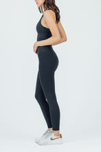 Load image into Gallery viewer, Motion Leggings 7/8 - Onyx
