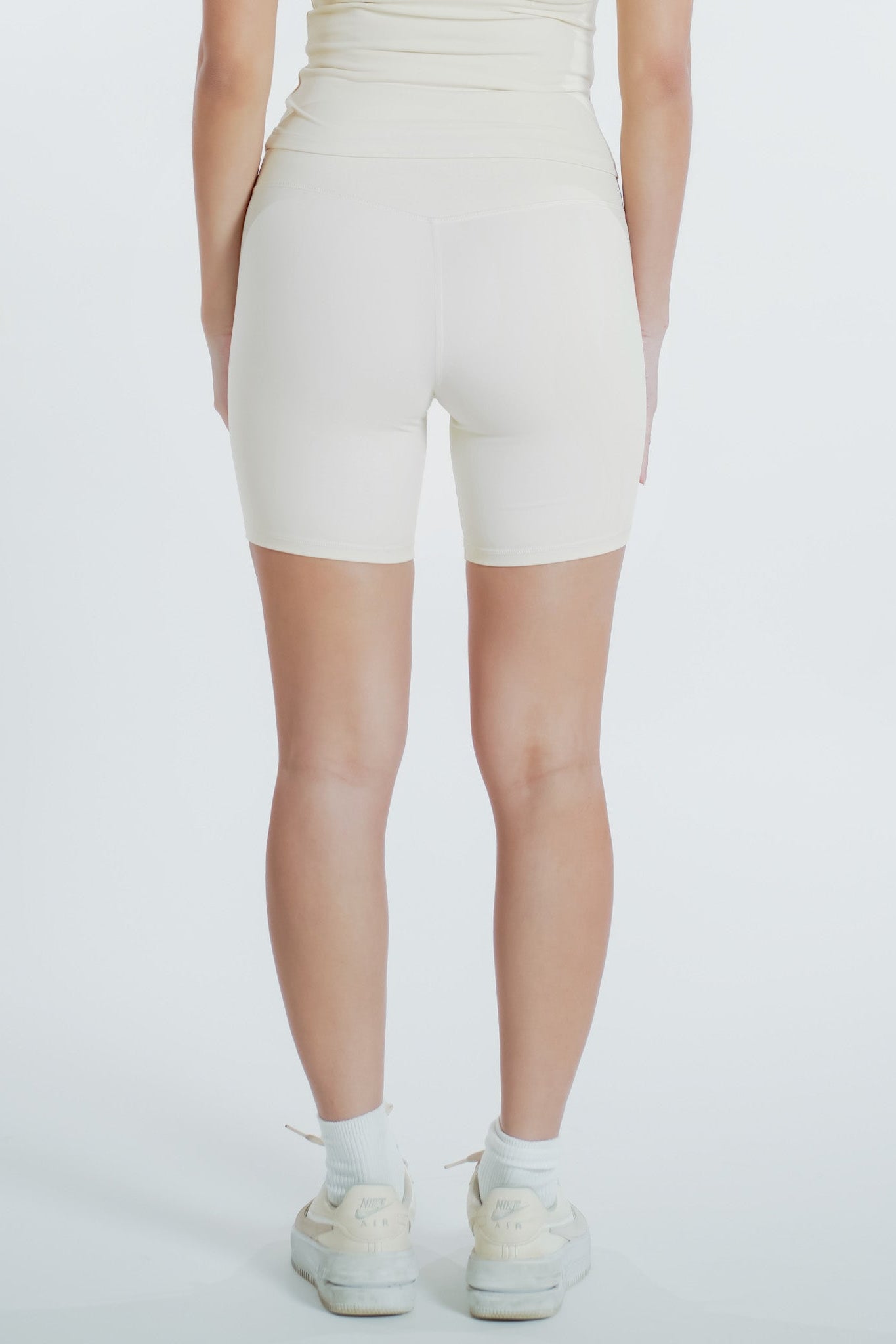 Sculpt Shorts - Chalk