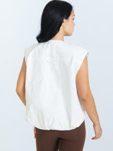 Load image into Gallery viewer, Off Duty Vest - Blanc
