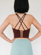 Load image into Gallery viewer, Move Top - Pecan
