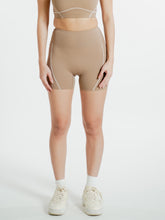 Load image into Gallery viewer, Line Up Shorts 5” - Latte
