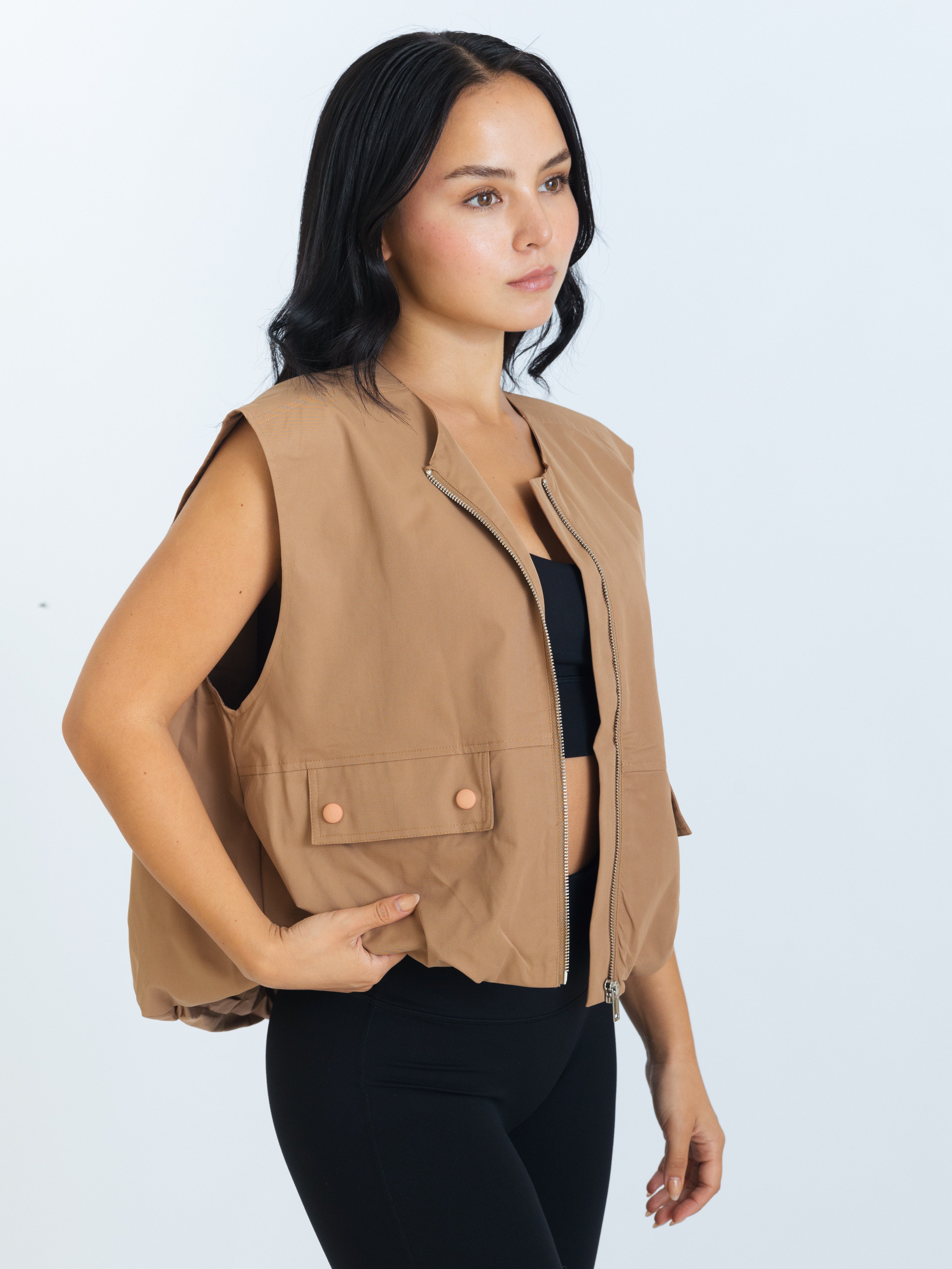 Off Duty Vest - Almond