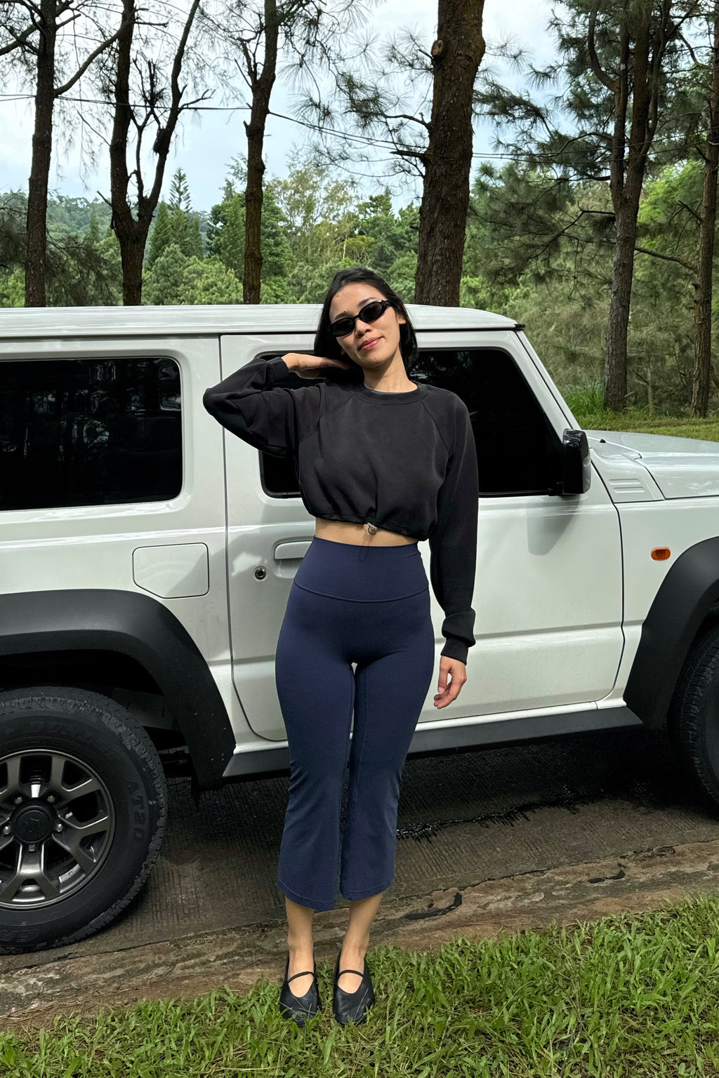 Mini Flare Pants (Crop) - Navy