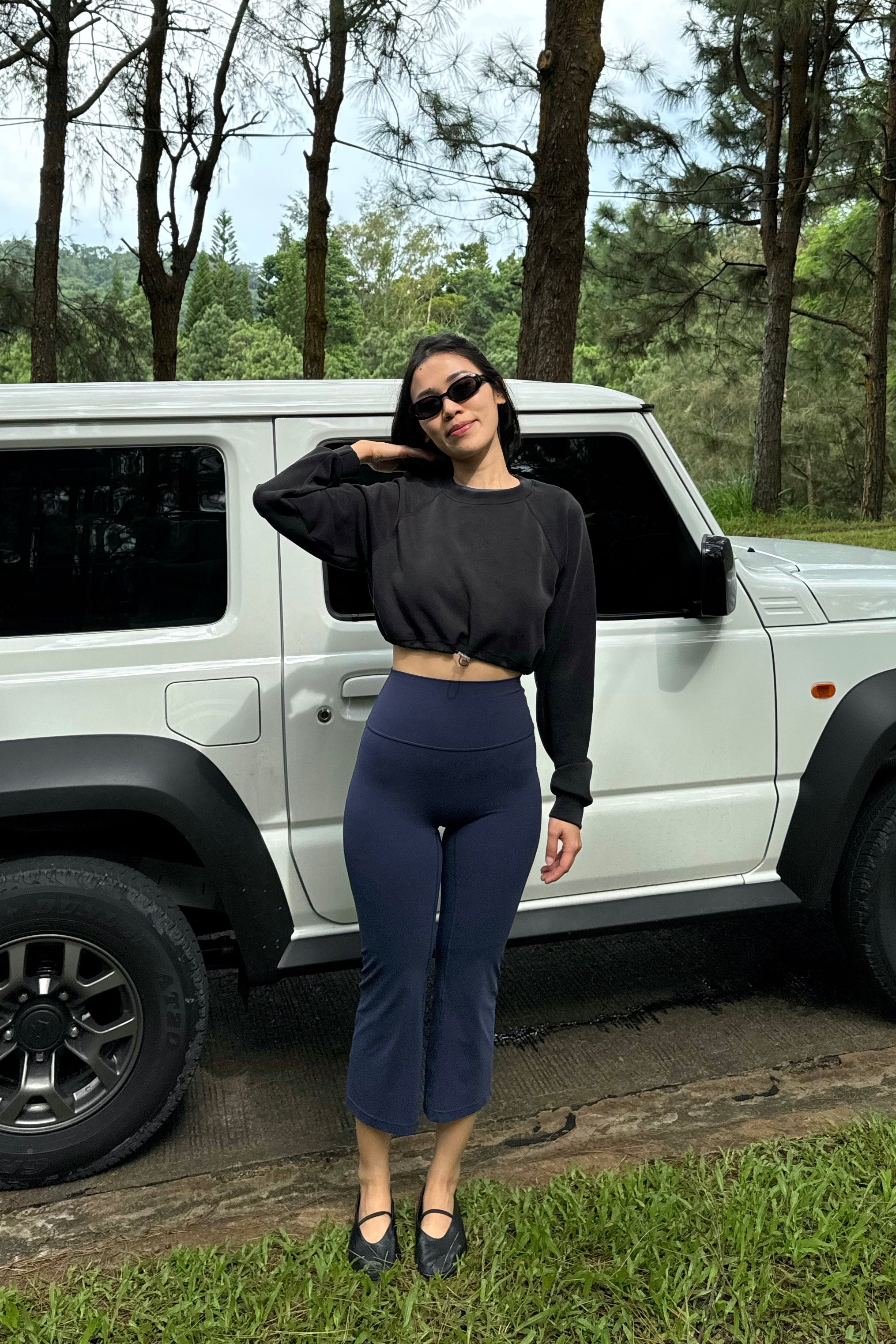 Mini Flare Pants (Crop) - Navy