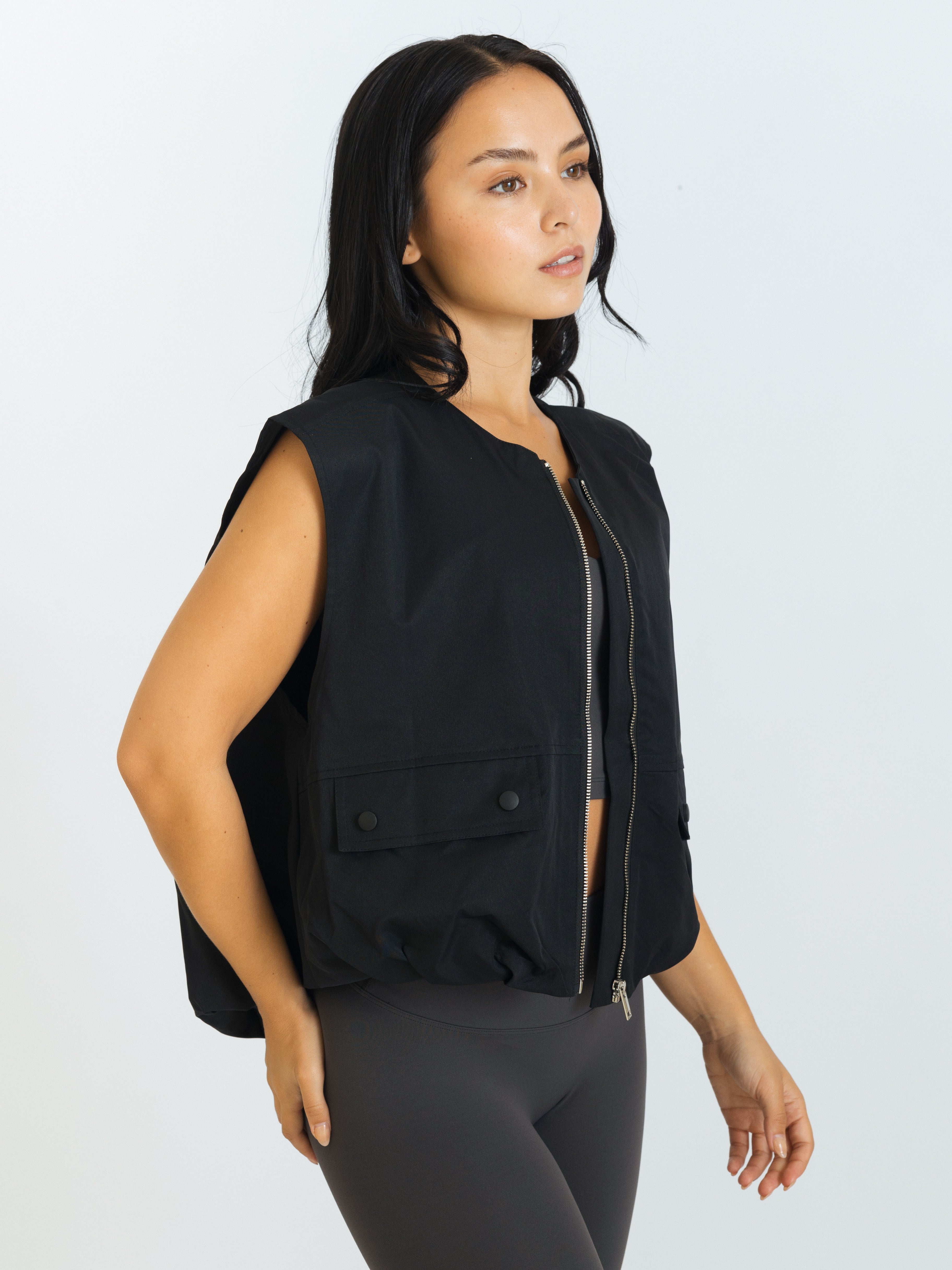 Off Duty Vest - Onyx